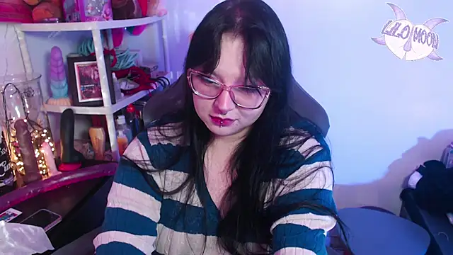 Snapshot of LiloMoon69 chatting on January 4, 2025, 2:14 am LiloMoon69 online show from January 4, 2025, 2:14 am