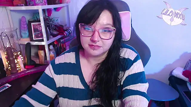 Snapshot of LiloMoon69 chatting on January 4, 2025, 5:16 am LiloMoon69 online show from January 4, 2025, 5:16 am
