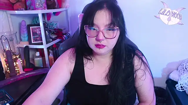 Snapshot of LiloMoon69 chatting on January 6, 2025, 2:48 am LiloMoon69 online show from January 6, 2025, 2:48 am