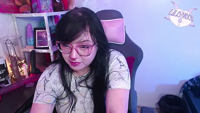 Snapshot of LiloMoon69 chatting on January 10, 2025, 6:31 am LiloMoon69 online show from January 10, 2025, 6:31 am