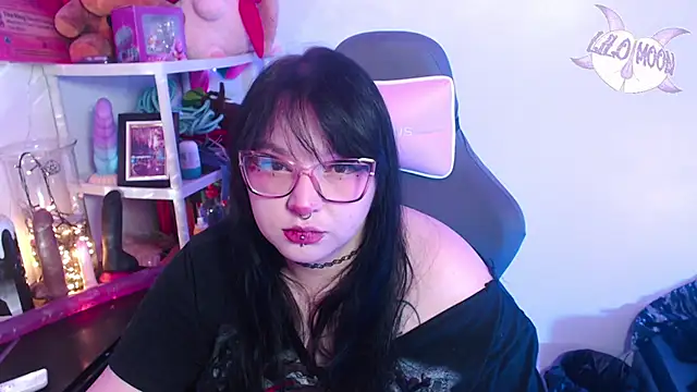 Snapshot of LiloMoon69 chatting on January 12, 2025, 4:00 am LiloMoon69 online show from January 12, 2025, 4:00 am