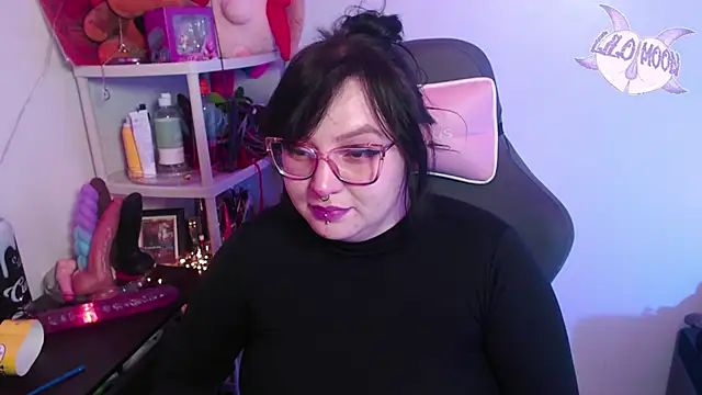 Snapshot of LiloMoon69 chatting on January 18, 2025, 6:24 am LiloMoon69 online show from January 18, 2025, 6:24 am