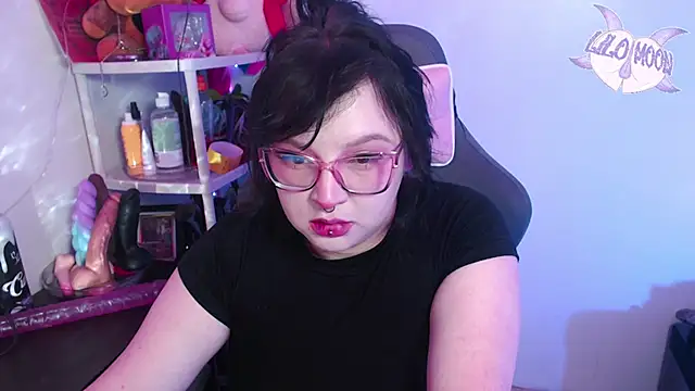 Snapshot of LiloMoon69 chatting on January 19, 2025, 4:22 am LiloMoon69 online show from January 19, 2025, 4:22 am