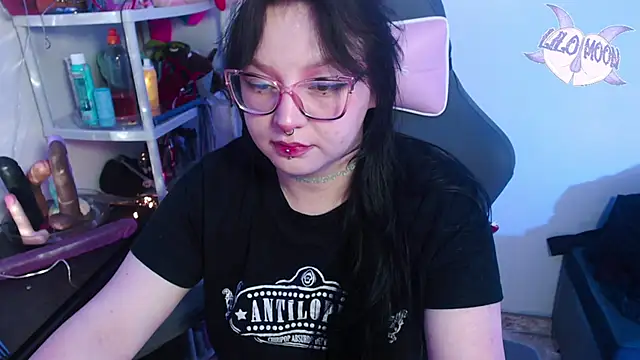 Snapshot of LiloMoon69 chatting on January 25, 2025, 3:40 am LiloMoon69 online show from January 25, 2025, 3:40 am