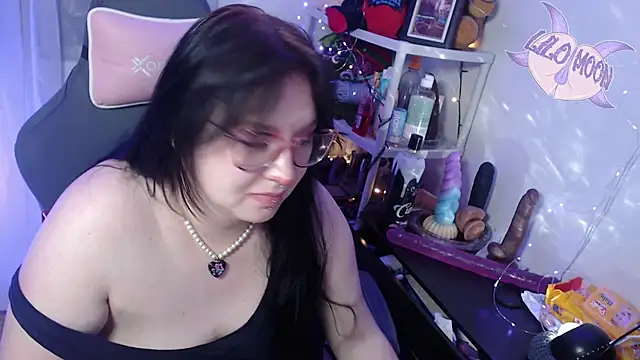 Snapshot of LiloMoon69 chatting on February 4, 2025, 6:57 am LiloMoon69 online show from February 4, 2025, 6:57 am