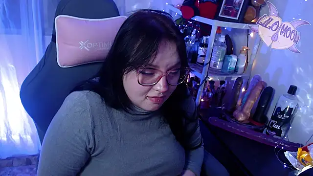 Snapshot of LiloMoon69 chatting on February 7, 2025, 6:35 am LiloMoon69 online show from February 7, 2025, 6:35 am