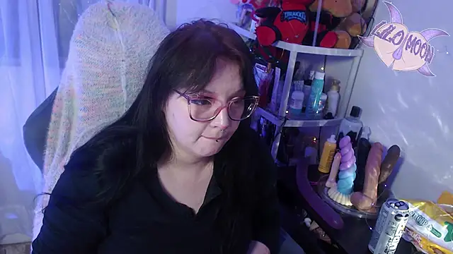 Snapshot of LiloMoon69 chatting on March 7, 2025, 6:46 am LiloMoon69 online show from March 7, 2025, 6:46 am