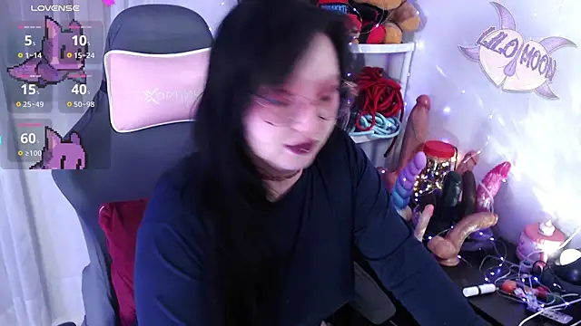 LiloMoon69 online show from February 27, 2026, 4:07 pm