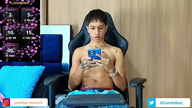  CamiloBass online show from November 9, 2025, 7:23 pm