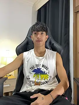  CamiloBass online show from May 14, 2026, 7:09 pm