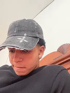 JoanG10 online show from April 22, 2026, 3:13 pm