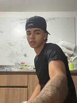 JoanG10 online show from April 24, 2026, 4:26 am