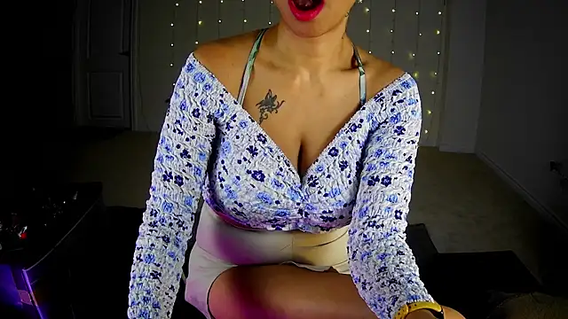 Snapshot of roma_indobong_temptress chatting on February 19, 2026, 7:10 pm roma indobong temptress online show from February 19, 2026, 7:10 pm