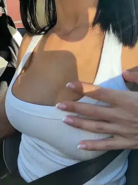 Snapshot of Penelopehot_83 chatting on November 3, 2025, 1:45 pm Penelopehot 83 online show from November 3, 2025, 1:45 pm