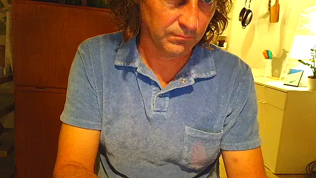 costanza7070 online show from February 15, 2026, 2:19 am