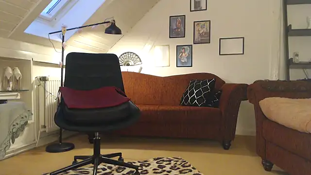 GinaBlonde online show from January 16, 2025, 3:46 pm