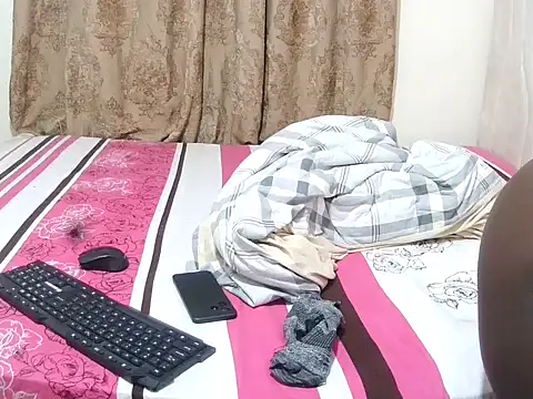 Snapshot of slender_sweet chatting on November 10, 2025, 7:35 pm slender sweet online show from November 10, 2025, 7:35 pm