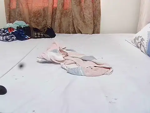 Snapshot of slender_sweet chatting on November 23, 2025, 9:09 am slender sweet online show from November 23, 2025, 9:09 am