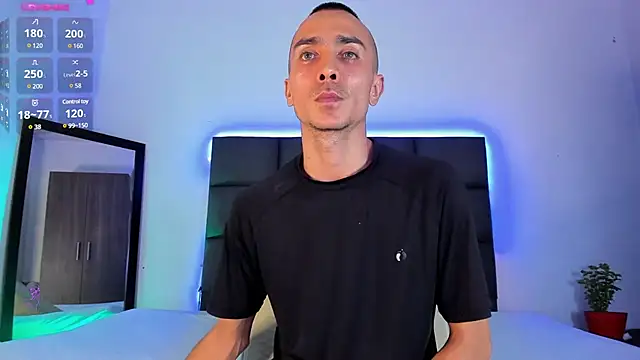 Snapshot of steven_hott8 chatting on February 8, 2025, 3:52 am steven hott8 online show from February 8, 2025, 3:52 am