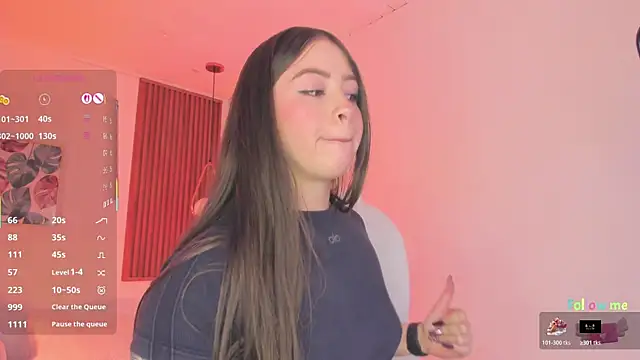 TiffanyWright online show from November 20, 2025, 1:33 pm