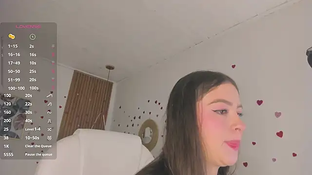 TiffanyWright online show from April 19, 2026, 1:32 pm