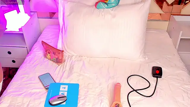 CintiaVega online show from March 3, 2026, 12:00 pm