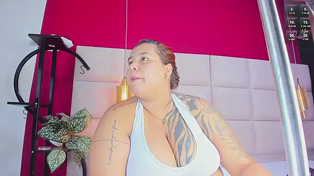 Amberluy online show from February 11, 2026, 7:41 pm