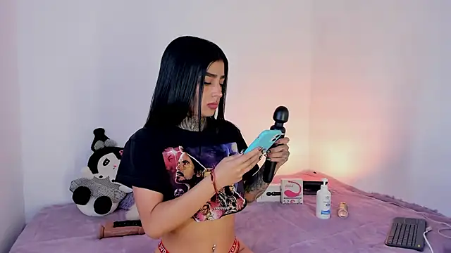 shadowcatt  online show from December 3, 2024, 8:17 pm