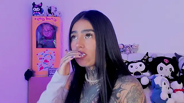 shadowcatt  online show from November 25, 2025, 7:14 pm