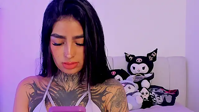 shadowcatt  online show from April 10, 2026, 5:28 pm