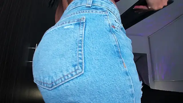 Snapshot of samaay07_ chatting on December 5, 2024, 2:53 am samaay07 online show from December 5, 2024, 2:53 am