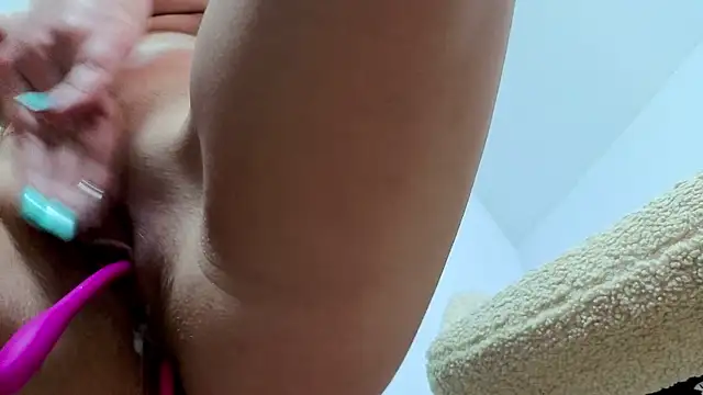 Jullyenn3 online show from November 8, 2025, 1:44 pm