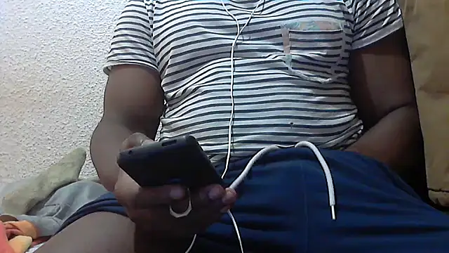 mmoiblack online show from October 23, 2025, 1:43 pm