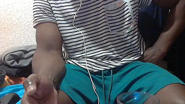 mmoiblack online show from May 5, 2026, 3:42 pm