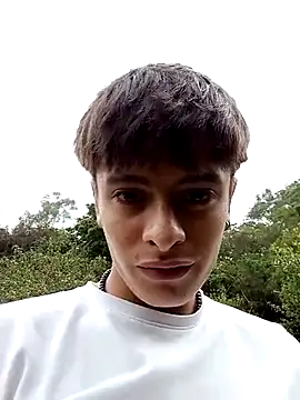 Snapshot of Cuervo_maniaco chatting on September 19, 2025, 7:14 pm Cuervo maniaco online show from September 19, 2025, 7:14 pm