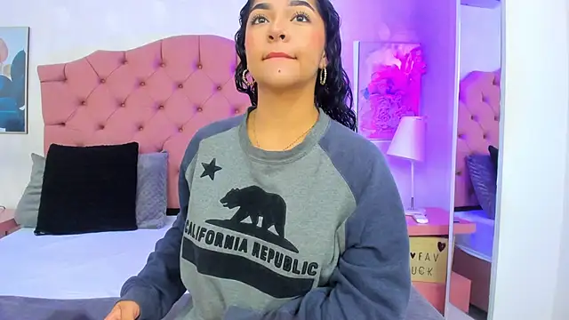 VictoriaBlakee online show from February 19, 2025, 12:11 pm