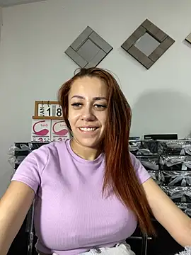 Snapshot of AnnbellaRosse chatting on January 19, 2025, 12:38 am AnnbellaRosse online show from January 19, 2025, 12:38 am