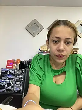 Snapshot of AnnbellaRosse chatting on February 20, 2025, 3:41 pm AnnbellaRosse online show from February 20, 2025, 3:41 pm