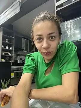 Snapshot of AnnbellaRosse chatting on February 21, 2025, 12:38 am AnnbellaRosse online show from February 21, 2025, 12:38 am