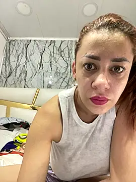 Snapshot of AnnbellaRosse chatting on September 24, 2025, 4:32 pm AnnbellaRosse online show from September 24, 2025, 4:32 pm