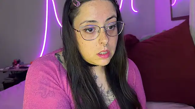 Mizztikaa online show from December 1, 2025, 7:52 pm