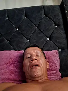 Snapshot of leoytessa_10 chatting on October 9, 2025, 9:13 pm leoytessa 10 online show from October 9, 2025, 9:13 pm