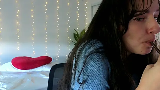 Snapshot of Sapphir3xoxo chatting on November 17, 2025, 6:46 pm Sapphir3xoxo online show from November 17, 2025, 6:46 pm