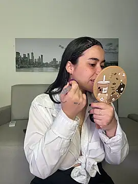 SophieRoyals online show from June 20, 2026, 1:36 pm