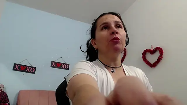 victoria jones online show from November 15, 2025, 12:45 pm