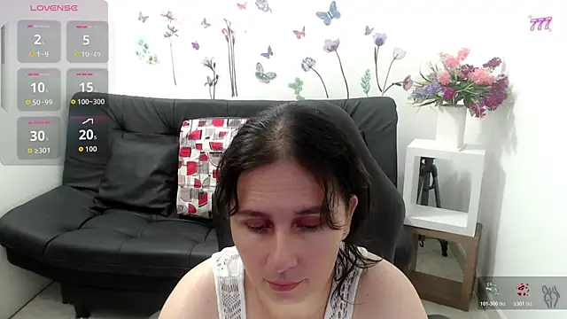 Snapshot of victoria_jones chatting on May 28, 2026, 12:57 pm victoria jones online show from May 28, 2026, 12:57 pm