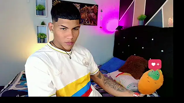 Damian latinxxx online show from March 21, 2025, 6:05 am
