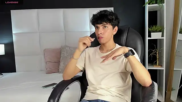 Santy carrington online show from December 20, 2024, 8:45 pm