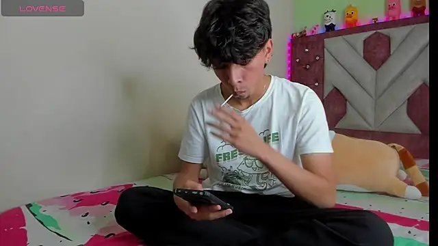 Santy carrington online show from November 25, 2025, 1:38 am