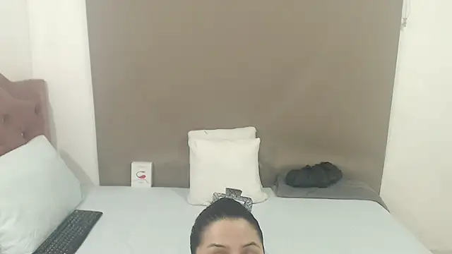 Snapshot of kimberlyjamexxx chatting on November 11, 2025, 4:01 am kimberlyjamexxx online show from November 11, 2025, 4:01 am